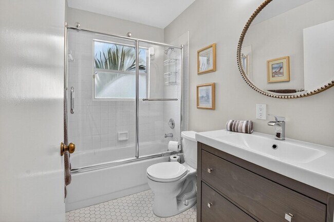 Building Photo - 6657 NW 25th Way