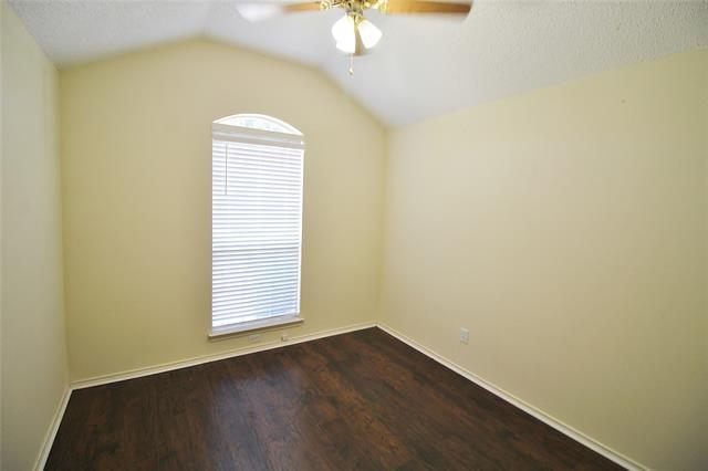 Building Photo - 2305 Valley Creek Dr