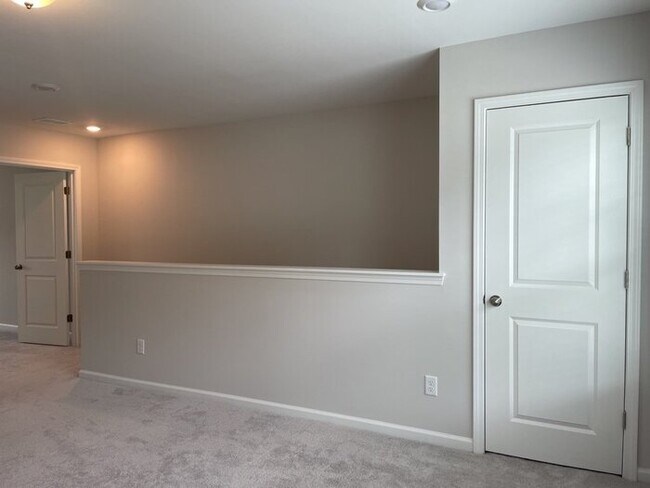 Building Photo - 2903 Siebold Dr