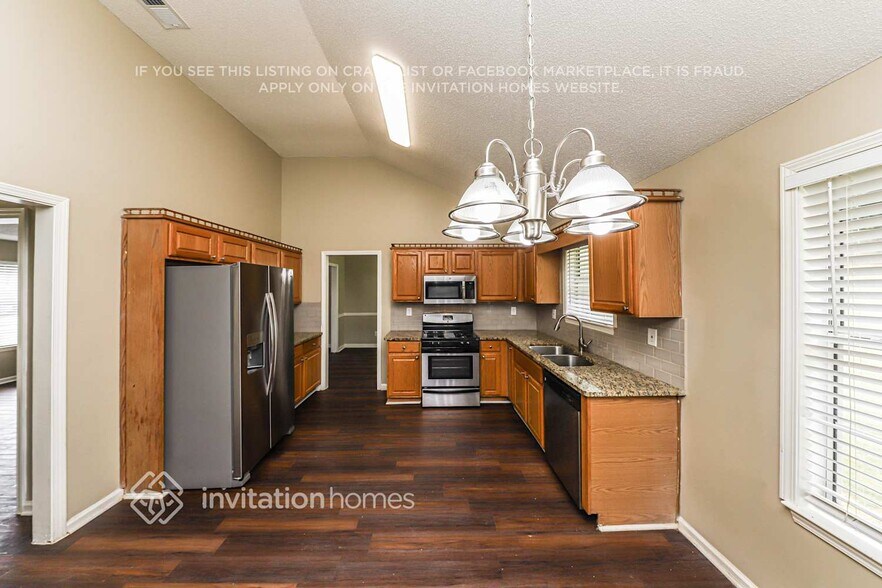 Building Photo - 4185 Soaring Dr