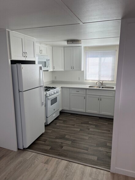 Building Photo - 5056 Hawley Blvd