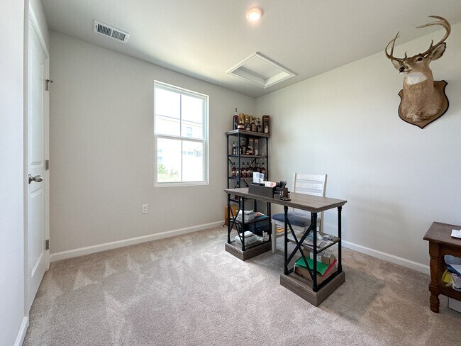 Building Photo - 1204 Flatt Ln