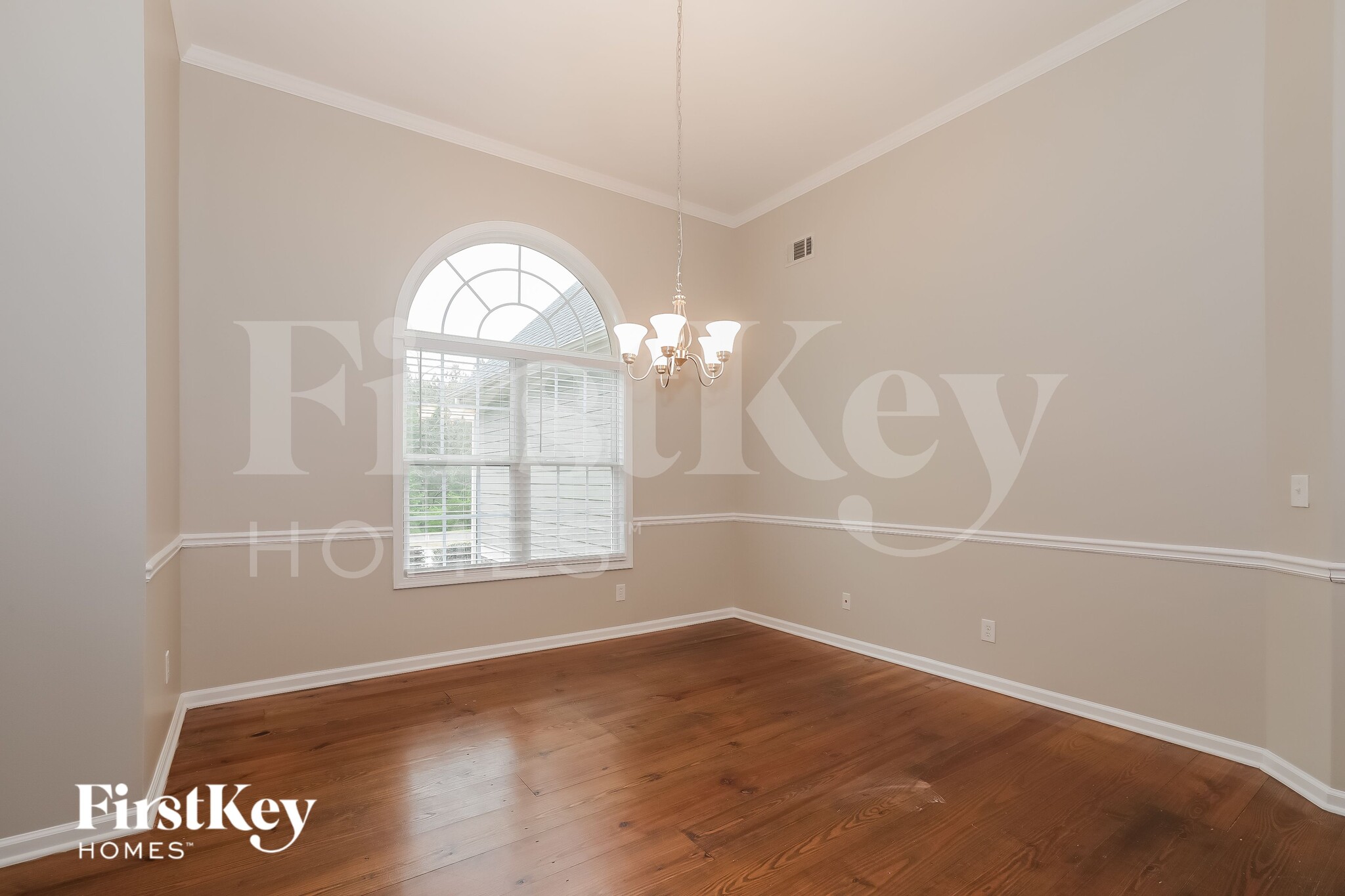 Building Photo - 2570 Serenity St