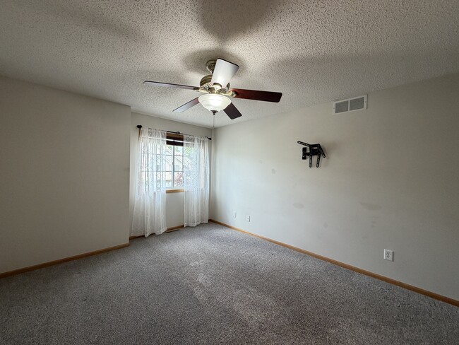 Building Photo - 17343 River Birch Ln S E