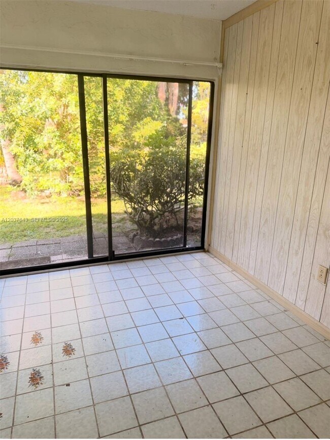 Building Photo - 792 Lantern Tree Ln