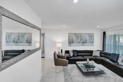 Building Photo - 4314 SW 48th Ct
