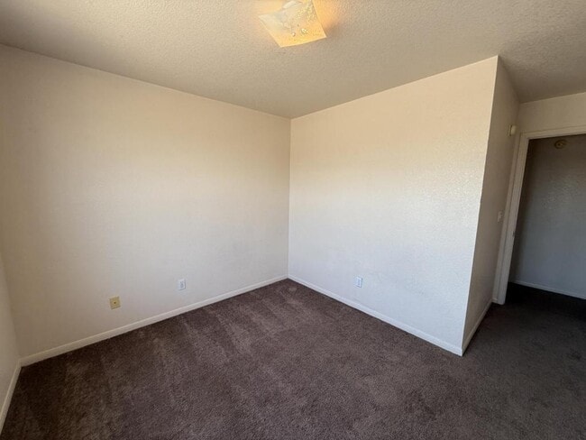 Building Photo - 2811 Cantabrian Dr