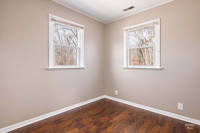 Building Photo - 480 W Grand Ave