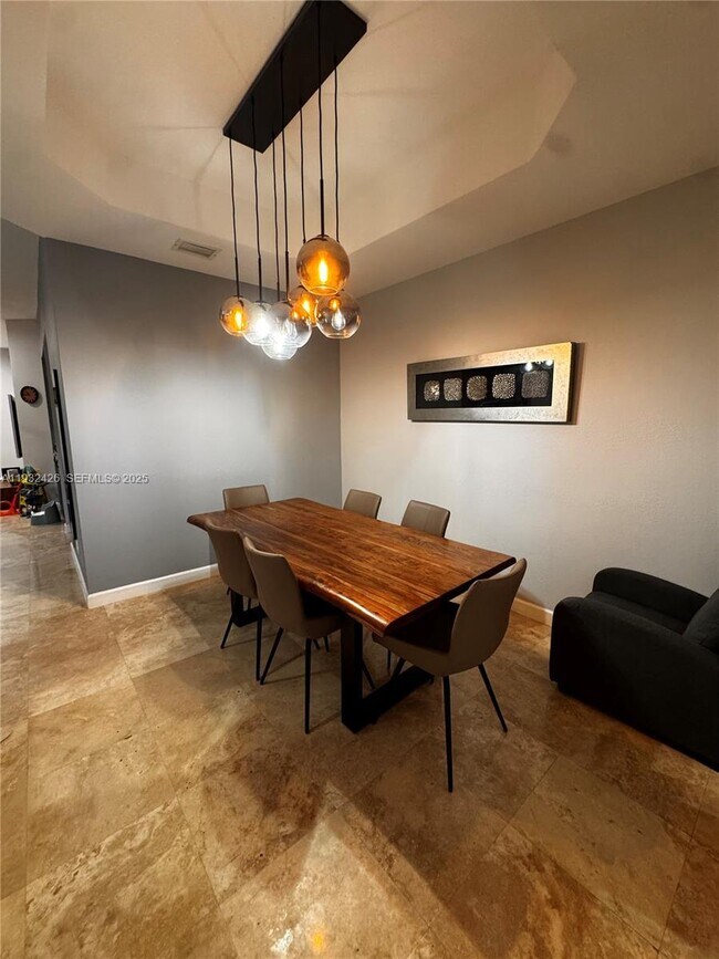 Building Photo - 876 Spinnaker Dr