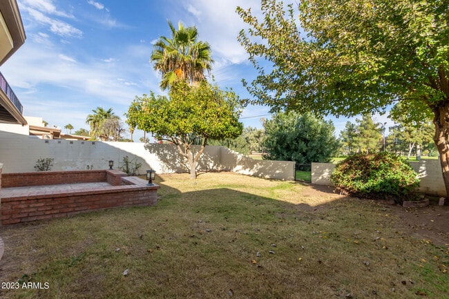 Building Photo - 3037 S Country Club Way