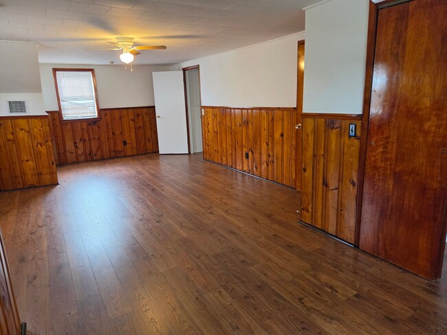 Building Photo - 116 Greenlawn Ave