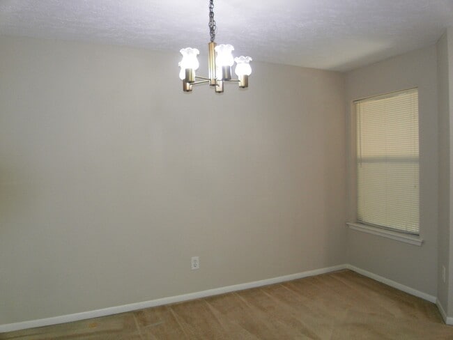 Building Photo - 2011 Spenwick Dr