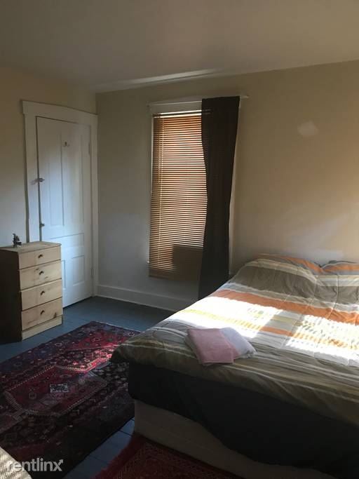 Building Photo - 3 br, 1 bath House - 121 Fairground Ave