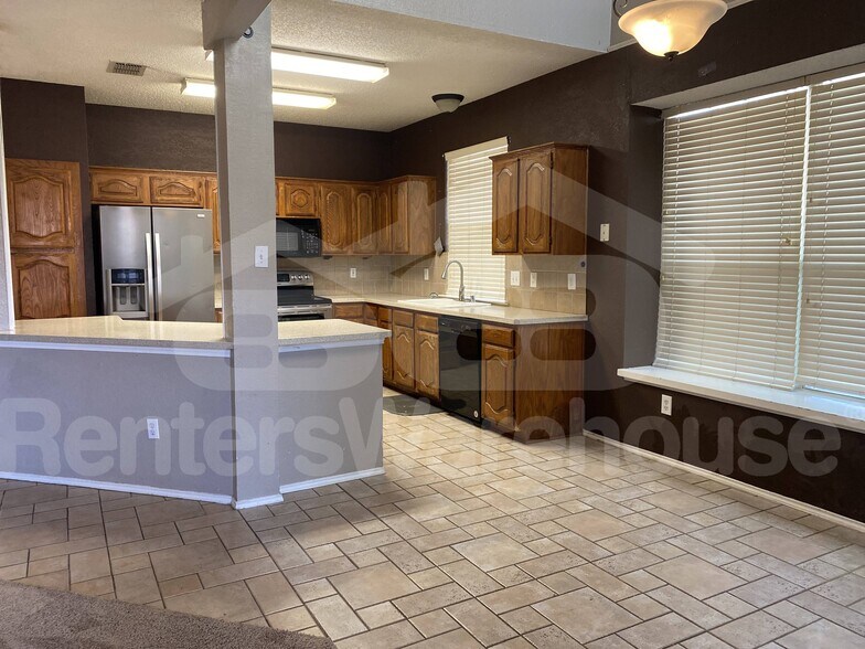 Building Photo - 1032 Sugarberry Ln