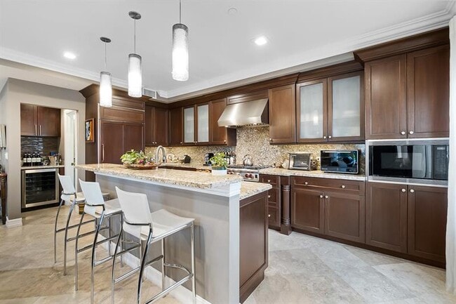 Building Photo - 301 Tarpon Dr