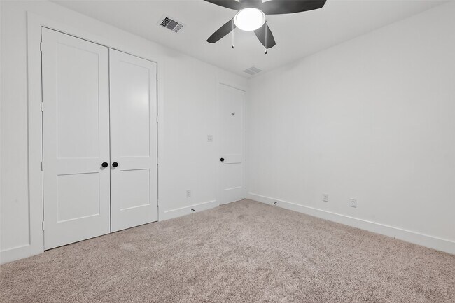 Building Photo - 2210 Cherry Brg Ln