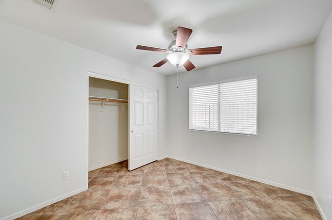 Building Photo - 1813 Lyell Canyon Ln