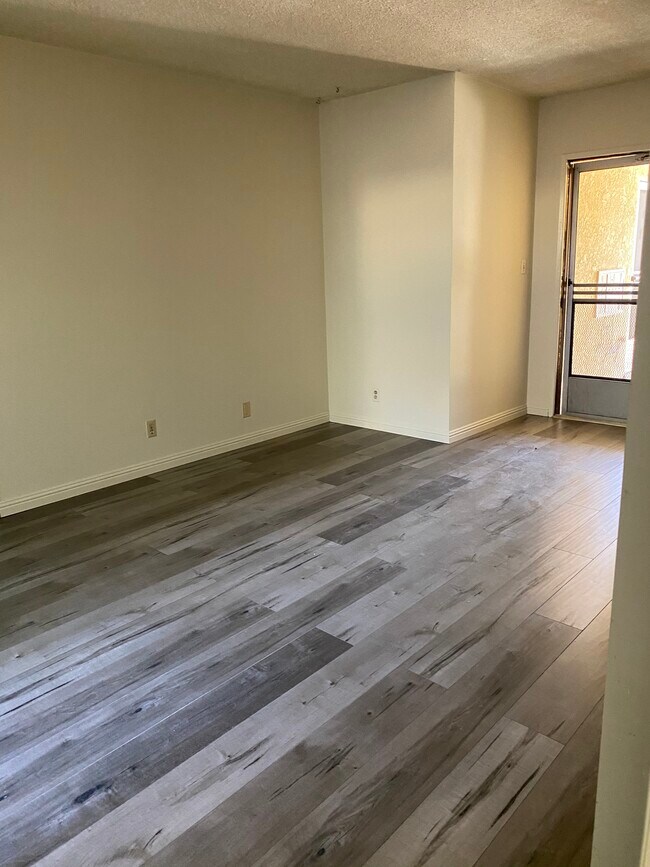 Building Photo - 11620 Iowa Ave