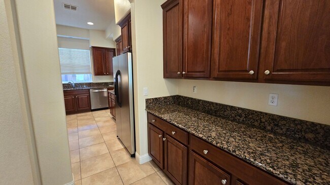Building Photo - 2205 Heavenly View Trail