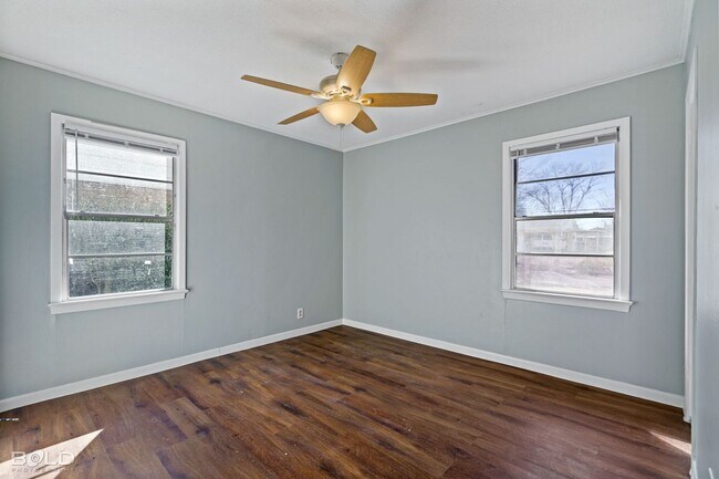 Building Photo - 1518 Viosca St