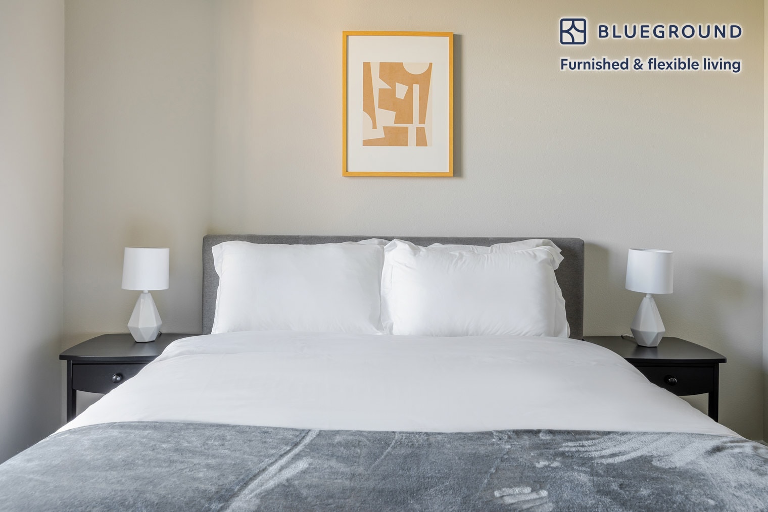 Building Photo - 3560 Rambla Pl