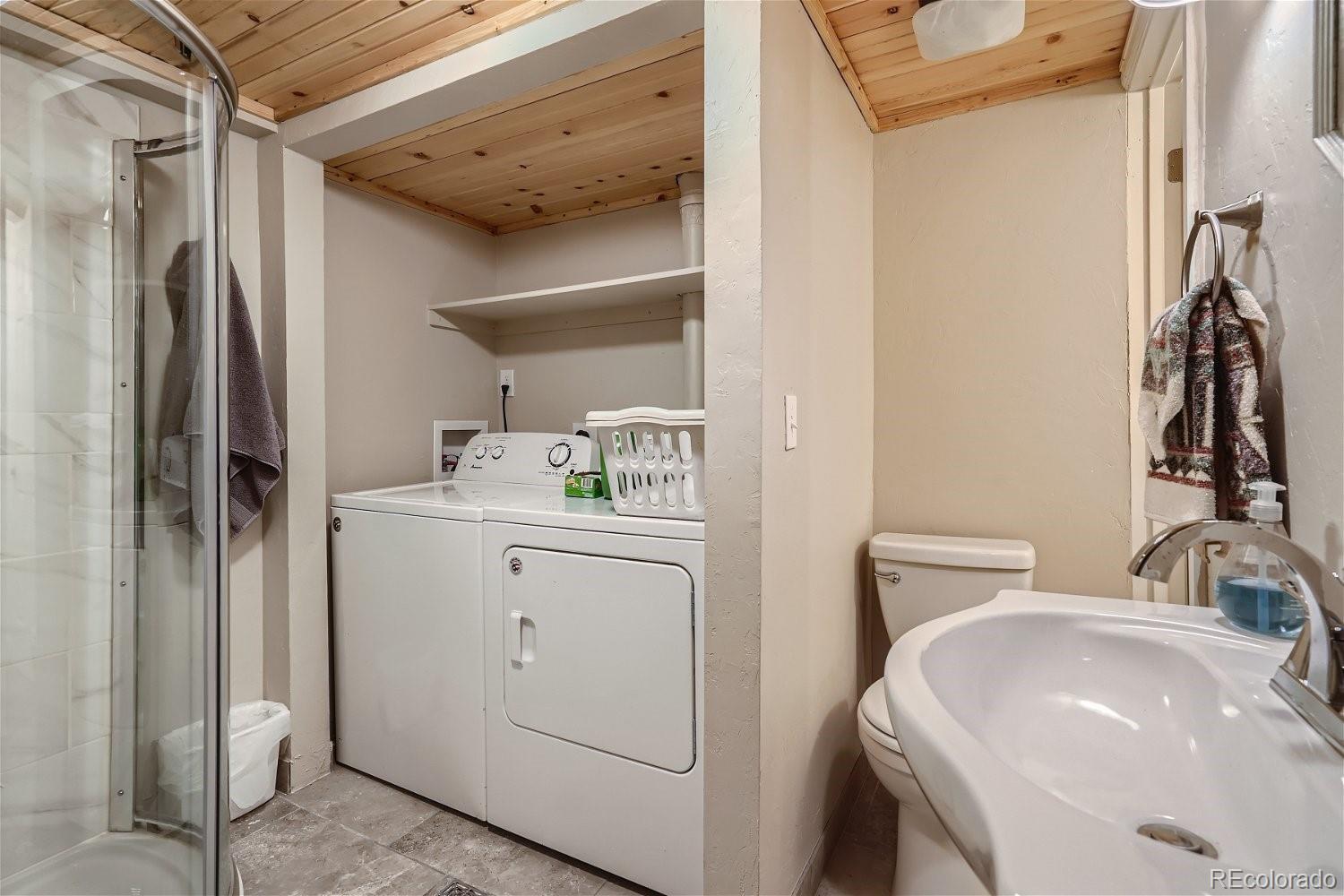 Building Photo - 5293 Carr St