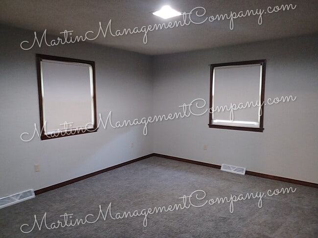 Building Photo - 810 Ruth Ann Dr