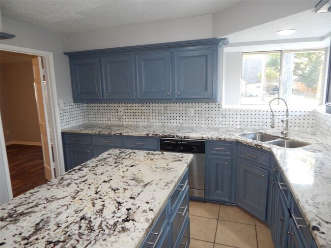 Building Photo - 22430 S Rebecca Burwell Ln