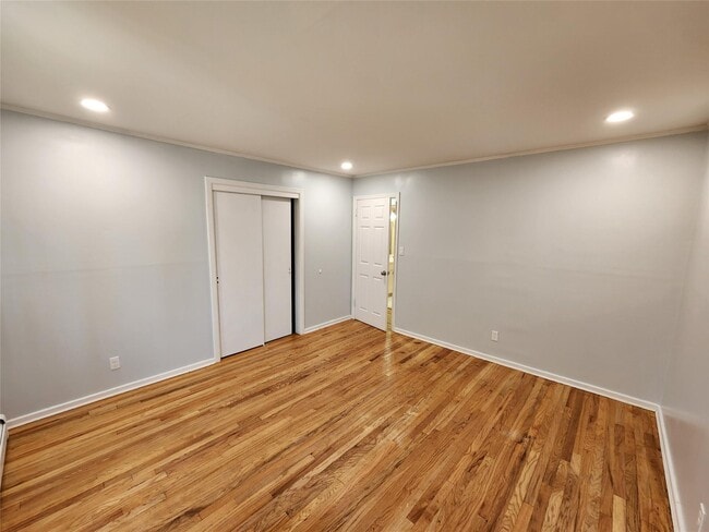 Building Photo - 29 Lenox Ave