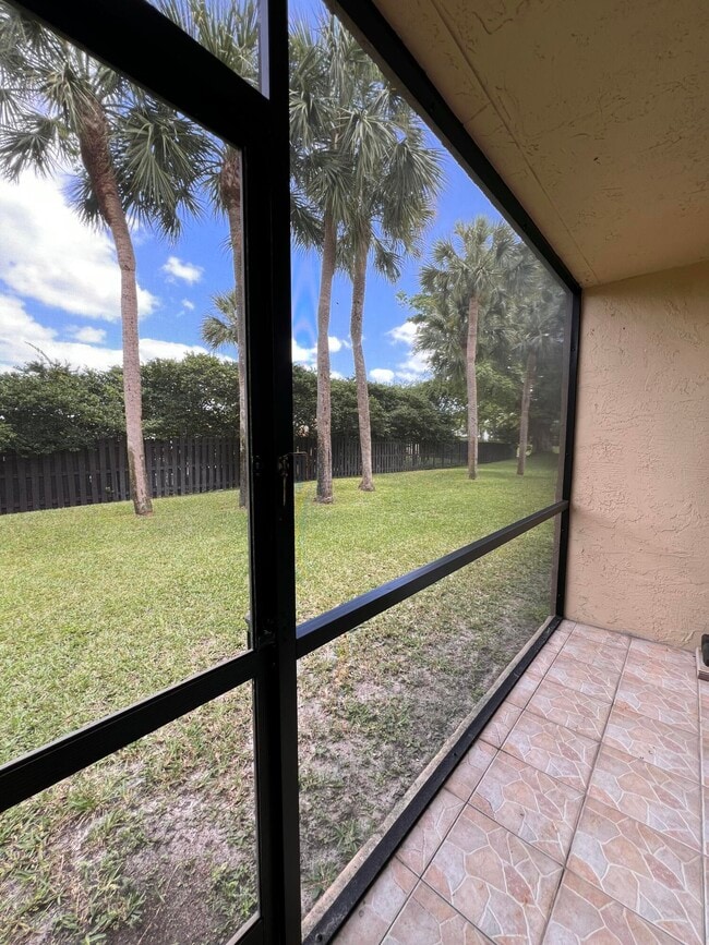 Building Photo - 21890 Lake Forest Cir