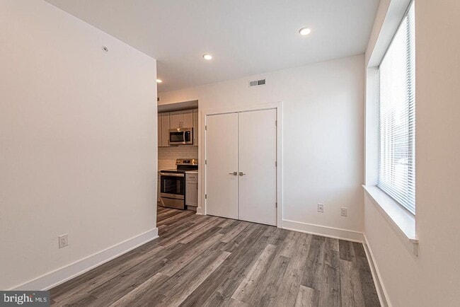 Building Photo - 1245 Ridge Ave