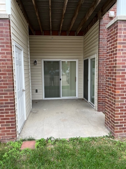 Patio with storage - 605 Grandview Ct