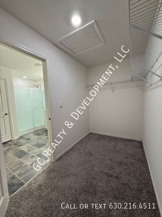 Building Photo - 1694 Cottage Dr