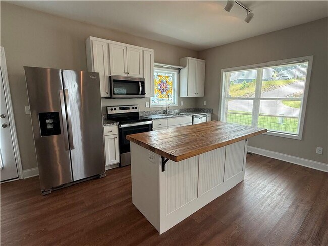 Building Photo - 519 Liberty Pk Dr