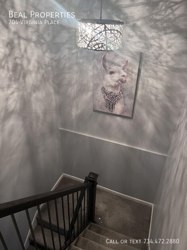 Building Photo - 704 Virginia Pl