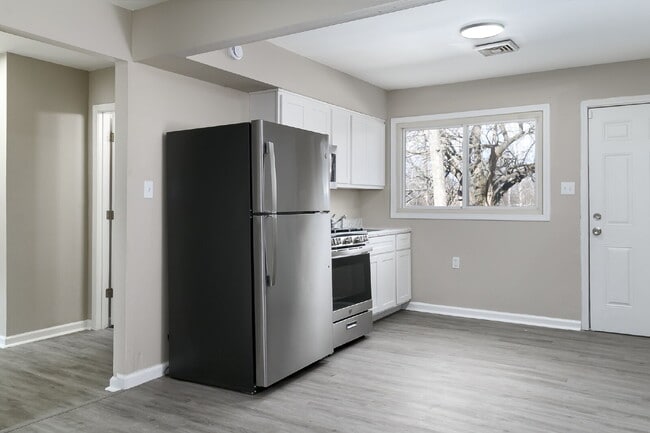 Building Photo - 9204 Huiskamp Ave