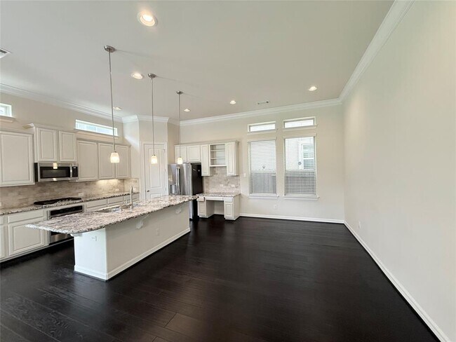 Building Photo - 13216 Green Hills Dr