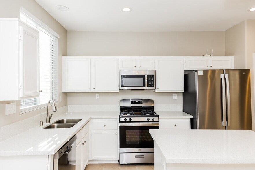 Building Photo - 486 Kirkstone Way