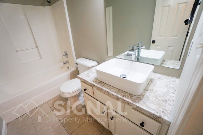 Building Photo - 112 Timberleaf Cir