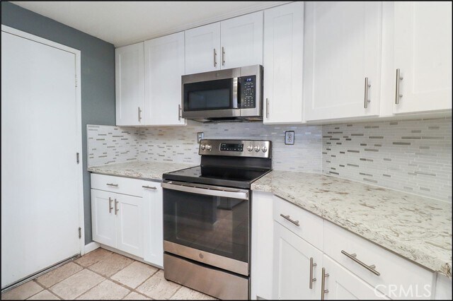 Building Photo - 34 Rainwood