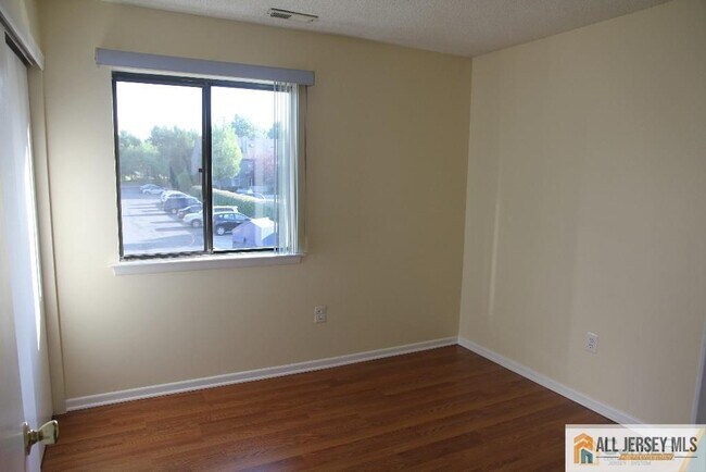 Building Photo - 9006 Tamarron Dr