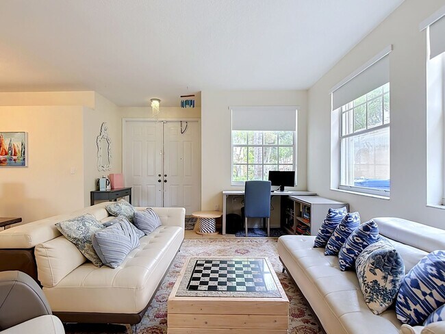 Building Photo - Beautiful Home for Rent in Royal Palm Beach!