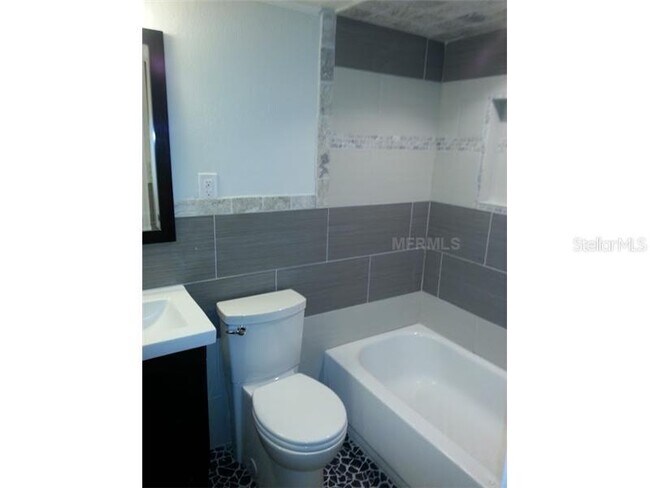 Building Photo - 1301 S Howard Ave