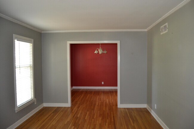 Building Photo - 1606 Sterling Dr