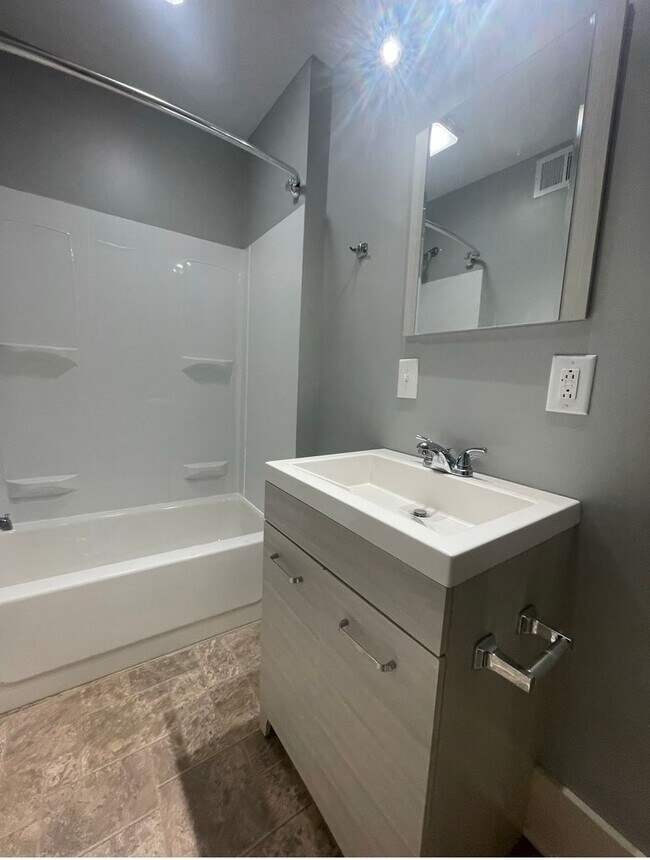 Building Photo - 10 1st Street