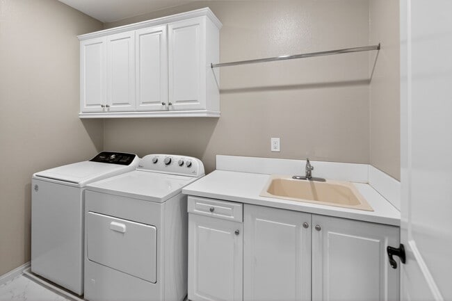 Building Photo - 16421 Veridian Cir