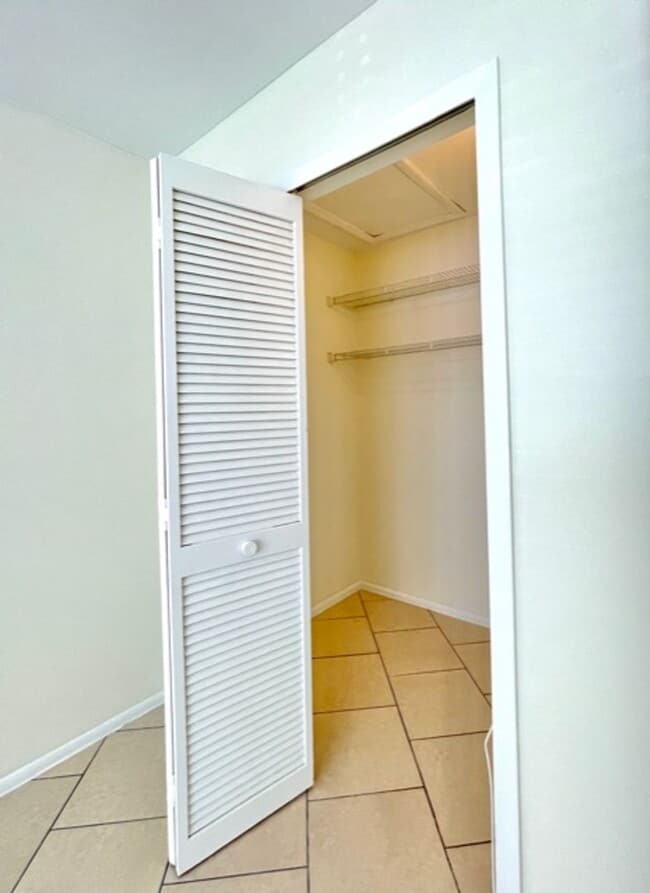 Building Photo - CENTRALLY LOCATED- UPDATED UNFURNISHED ANNUAL RENTAL