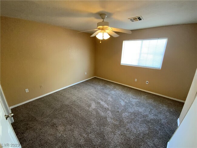 Building Photo - 4730 E Craig Rd