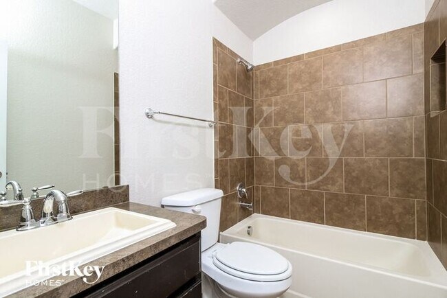 Building Photo - 1221 Goodland Terrace
