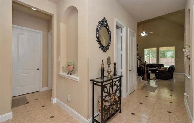 Building Photo - 11111 Glasgill Ct